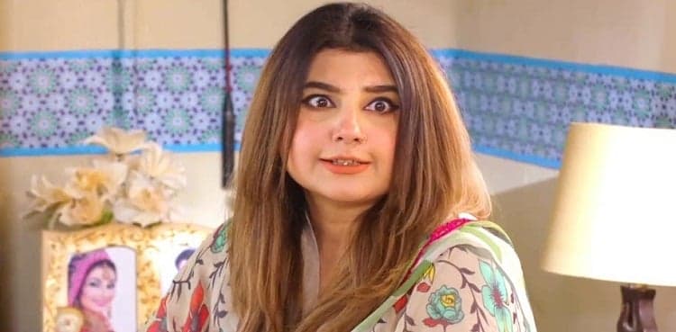 'Beware of me, I will...': Javeria Saud warns showbiz fellows