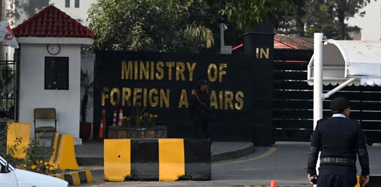 Pakistan denounces fresh curbs on political parties of occupied Kashmir