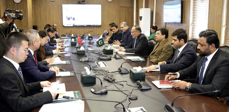 CPEC: Pakistan, China to form working group on new economic corridors