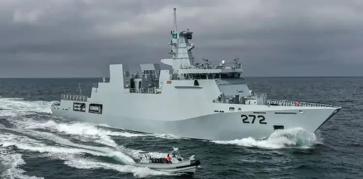 Pakistan Navy rescues eight Iranian fishermen