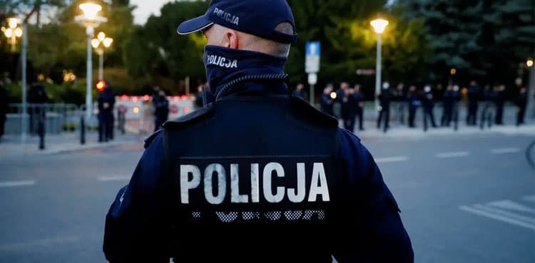 Poland raids Russian spy network: security services