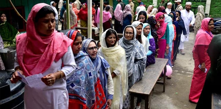 Heatstroke killed 33 Indian polling staff on last voting day: official
