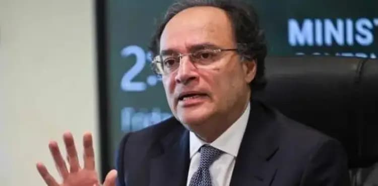 IMF delegation reaches Pakistan, talks to begin tomorrow: Aurangzeb