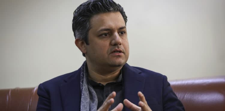 Hammad Azhar resurfaces after ‘receiving’ PTI founder’s message