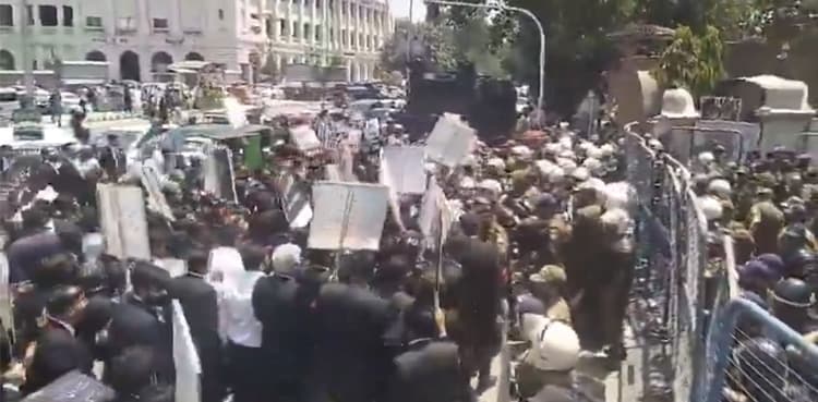 Several lawyers arrested, three cops injured in clashes outside LHC