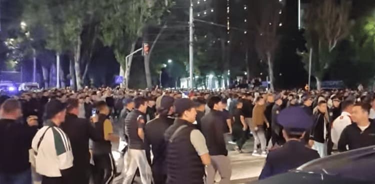 Governor Tessori sets up cell for safe return of Pakistani students from Bishkek