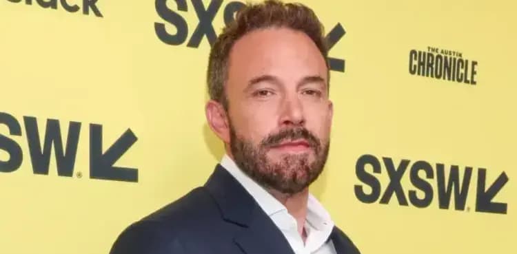 Ben Affleck shows off wedding ring amid divorce rumours