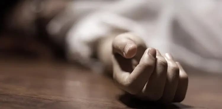 10-year-old girl ends life after mother refuses to take her on tour