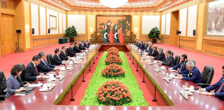 Pakistan urges Chinese companies to invest in 13 priority sectors