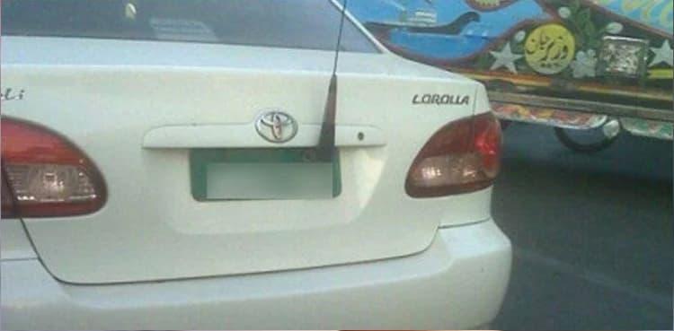 Sindh govt cracks down on fake number plates