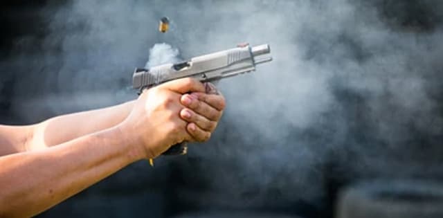 Policeman killed, another injured in Larkana exchange of fire