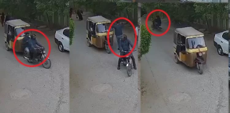 Caught on Cam: Family traveling in rickshaw robbed in Karachi