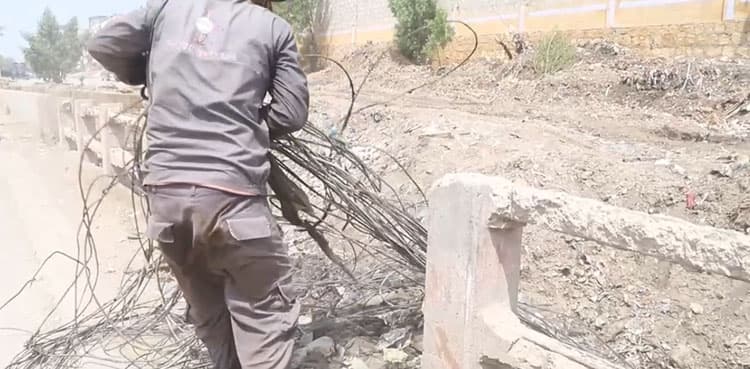 KE removes over 2000kg of underground illegal connections in North Karachi and Gadap