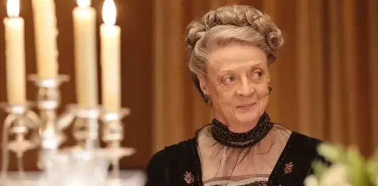 Maggie Smith, renowned British actress, dies at 89