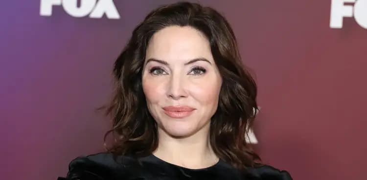 ‘Friends’ game show ropes in Whitney Cummings as host