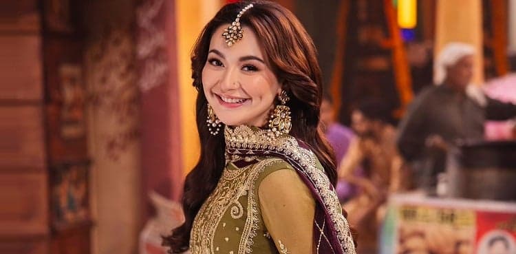 Hania Aamir celebrates 8 successful years in showbiz