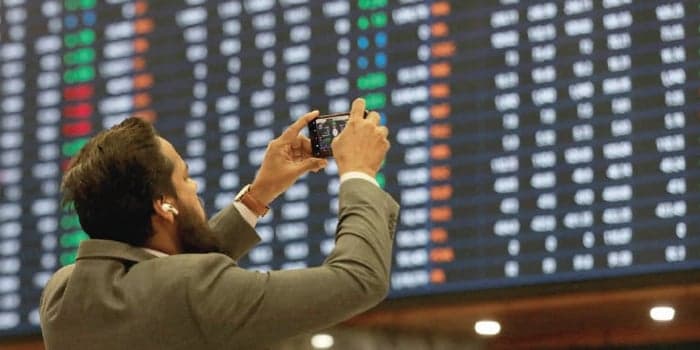 PSX bulls charge ahead as circular debt reforms boost sentiment