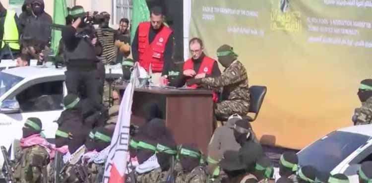Israel releases Palestinian prisoners after delay over chaotic hostage handover