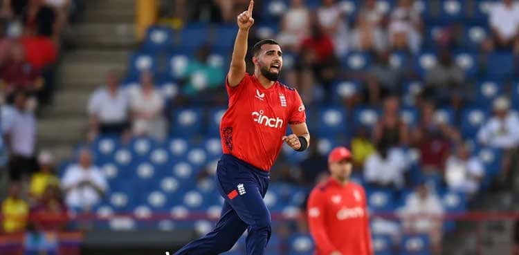 Saqib Mahmood shatters Indian top order with triple-wicket maiden
