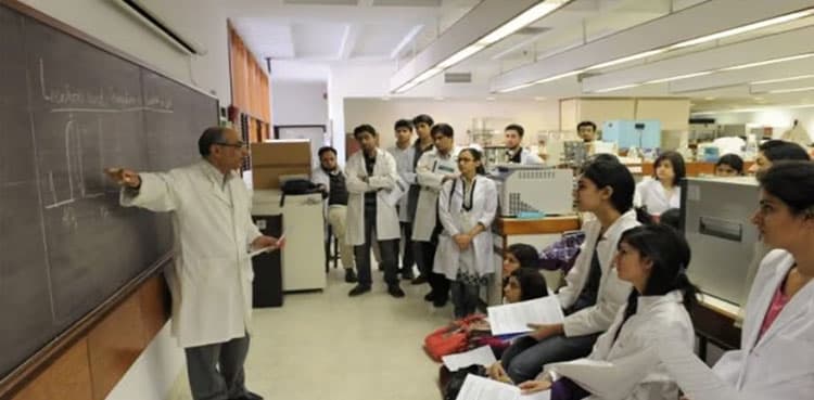 Govt makes registration mandatory for medical students going abroad