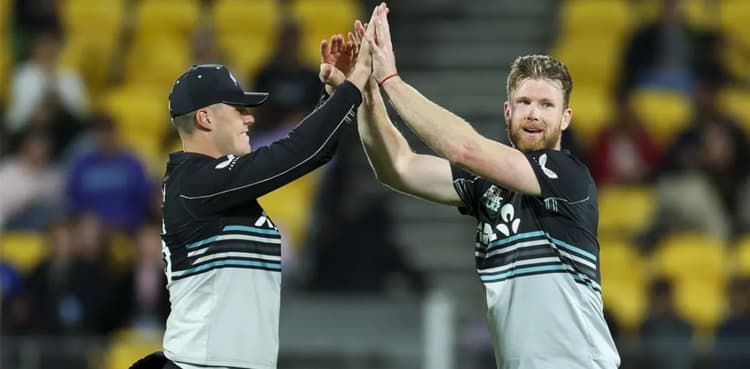 New Zealand beat Pakistan by 43 runs to sweep ODI series 3-0