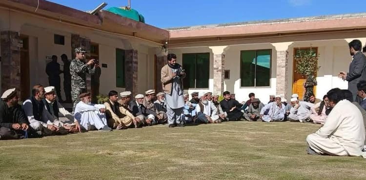 Kurram warring tribes strike 8-month peace deal before Eid