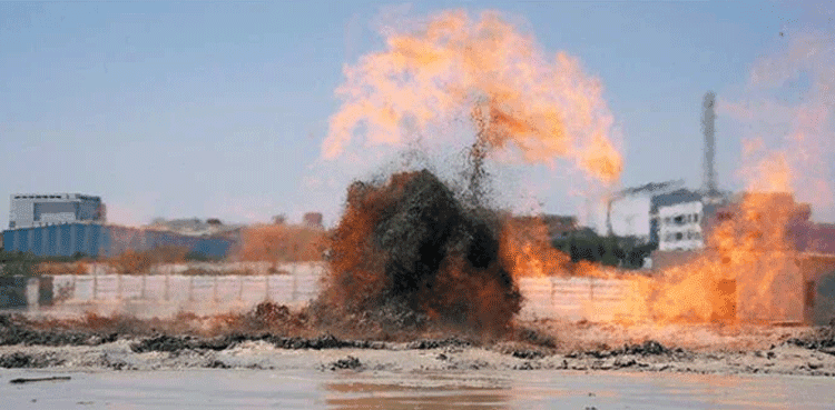Korangi Fire: Public advised not to visit dangerous place
