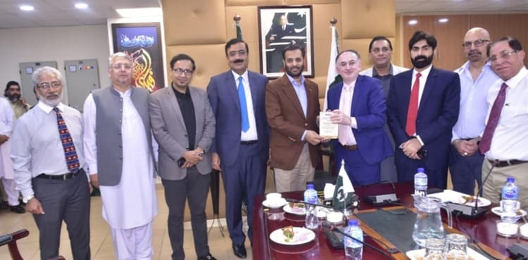 Health Minister assures cooperation to pharmaceutical industry