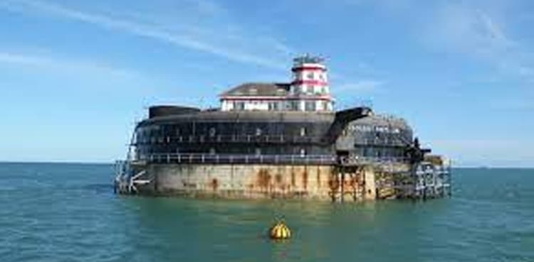 VIDEO: Abandoned floating hotel near Portsmouth captivates travelers