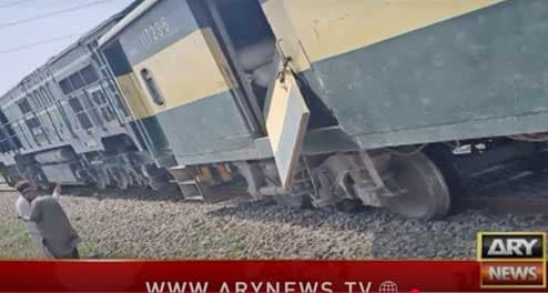 Quetta-bound Jaffar Express derails near Taxila