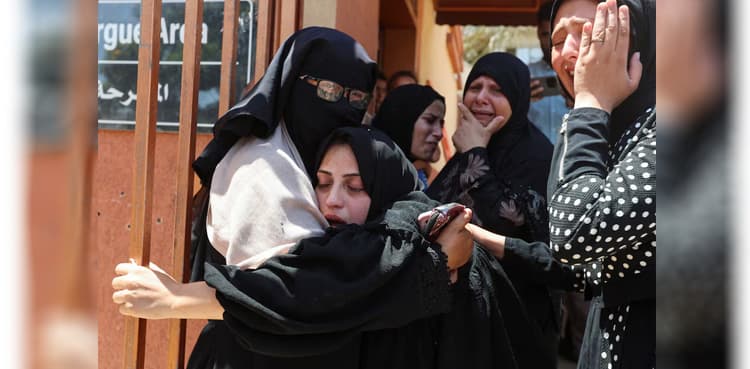 Israeli military kills 17 more Palestinians as Gaza truce talks faltering over withdrawal
