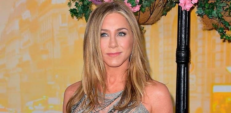 Jennifer Aniston reveals plans to adopt kids