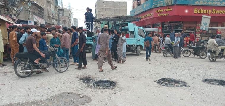 Karachi residents protest against power cut