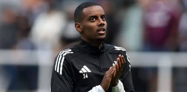 Alexander Isak may still go to Liverpool
