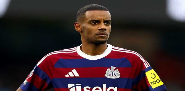 Sweden call up Isak despite his standoff with Newcastle