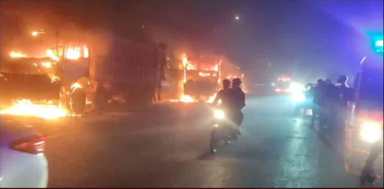 At least 7 dumpers set on fire in Karachi after motorcycle accident