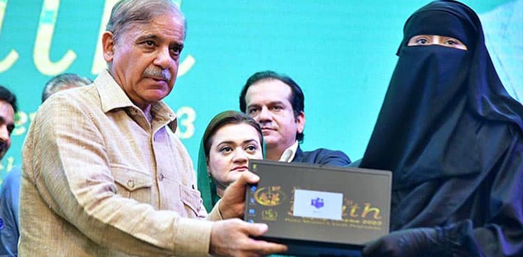 PM Shehbaz announces 100,000 free laptops for students