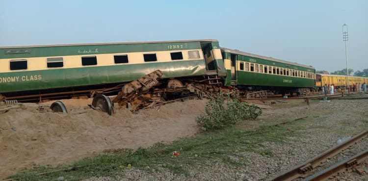 Railways minister issues stern warning to officers after Awam Express incident