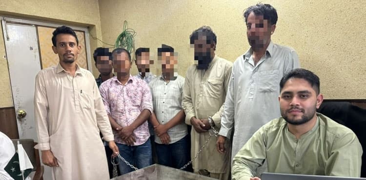 FIA foils illegal Pakistan-Iran border crossing attempt.