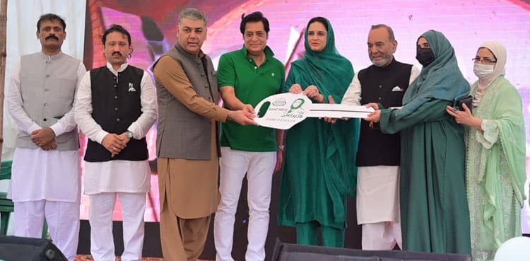 Female teachers awarded electric bikes
