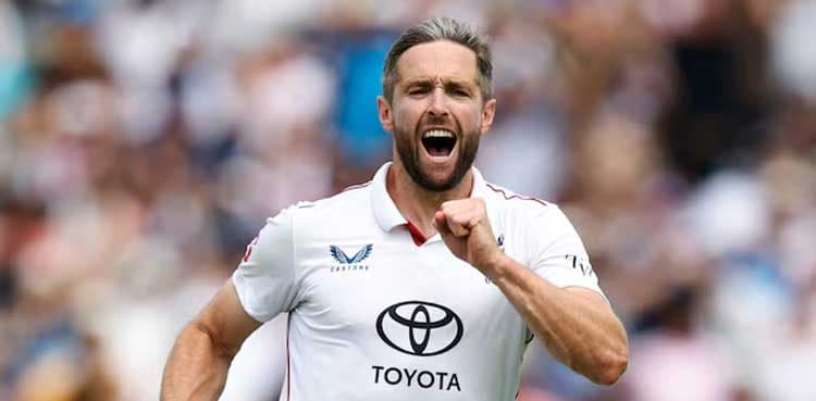 Chris Woakes announces international retirement