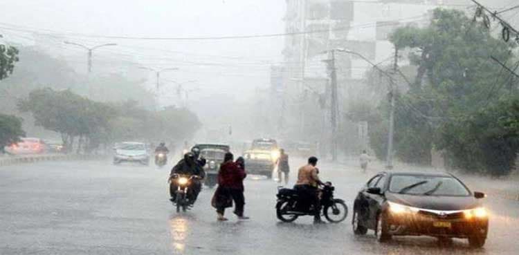 Karachi receives heavy showers, authorities on alert