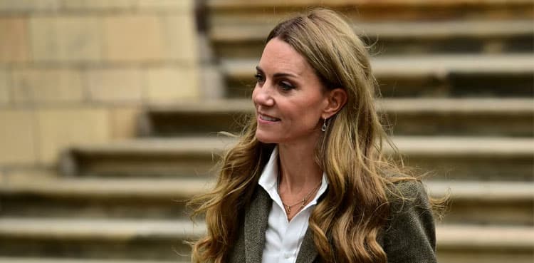 Kate Middleton’s hair switch – Blonde out, brunette back?