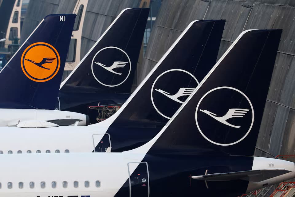 Struggling to reduce costs, Lufthansa plans 4,000 job cuts