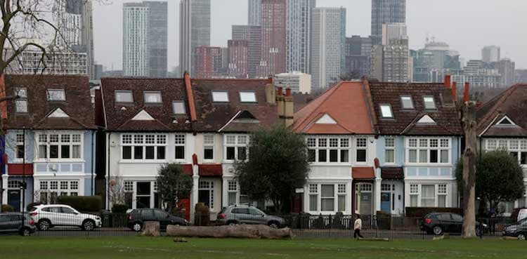 UK house prices rise 0.3% in August