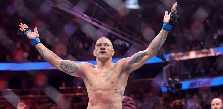 Pereira reclaims light heavyweight belt at UFC 320