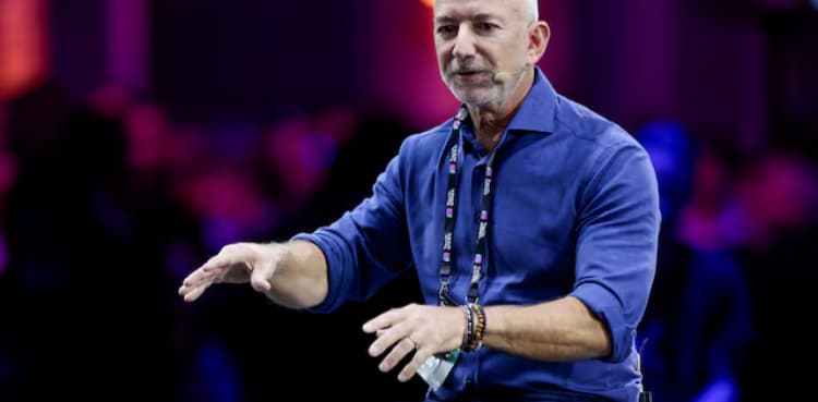 Amazon founder Jeff Bezos predicts data will shift to space