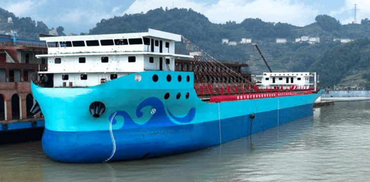 China introduces  the largest electric river cargo ship
