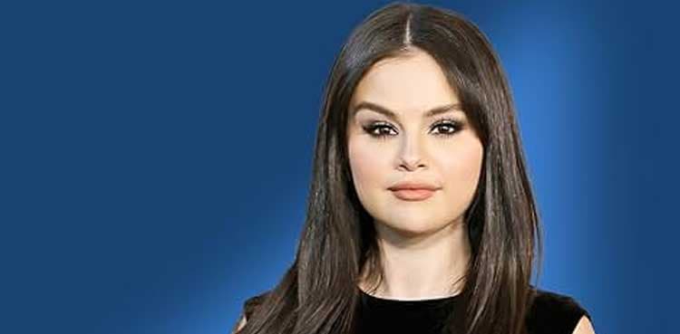 Selena Gomez swaps Hollywood glitz for "auntie duties" at Disneyland