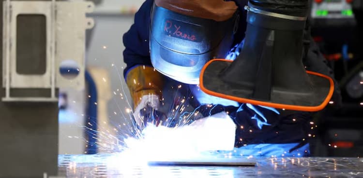 Britain shortlists 82 jobs for temporary work visas
